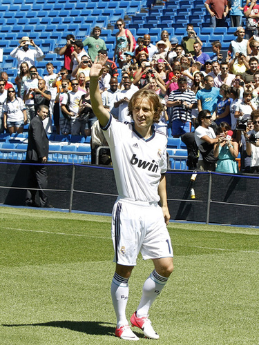 等疯了！《GTA6》跳票后玩家开始解读杰森衬衫污渍