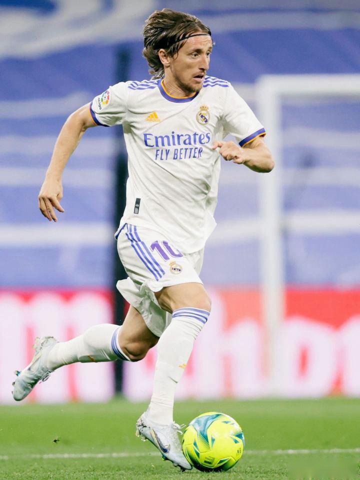 日媒：札幌后卫家泉怜依新婚能量满格，甜蜜盛赞爱妻厨艺